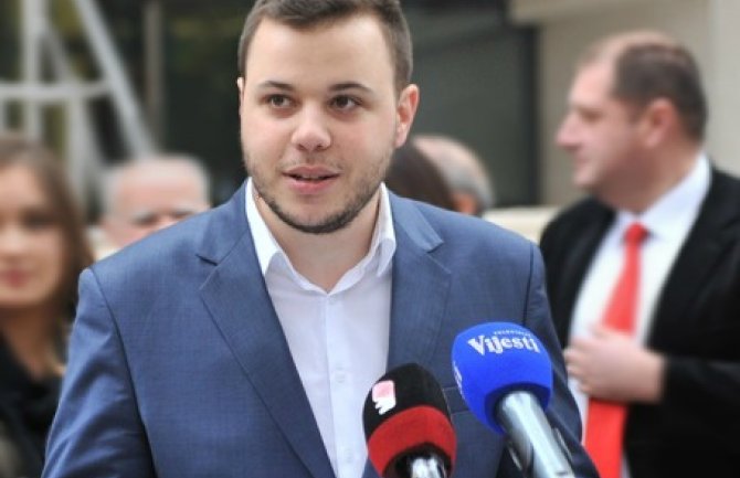 Rakčević: Od stupanja Stijepovića na funkciju lična primanja zaposlenih u Glavnom gradu porasla