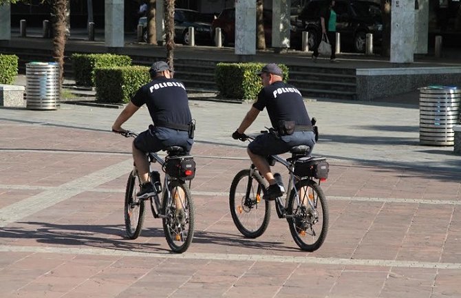 Policijaci počeli da ''krstare'' Podgoricom na biciklima