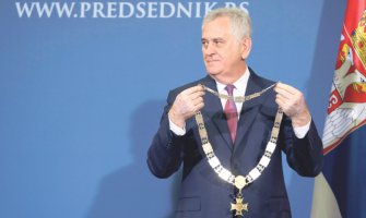  Nikolića odlikovao Aleksandar Lukašenko