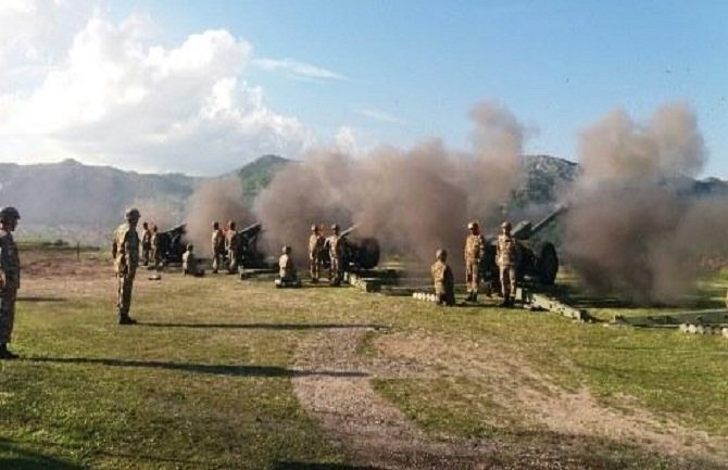 Počasna paljba u čast Dana nezavisnosti (FOTO)