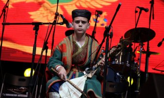 Proslava na Cetinju: Mladi pjevači zasjenili regionalne zvijezde(FOTO)