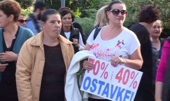 Protesti majki dok naknade ne budu vraćene na prvobitni iznos
