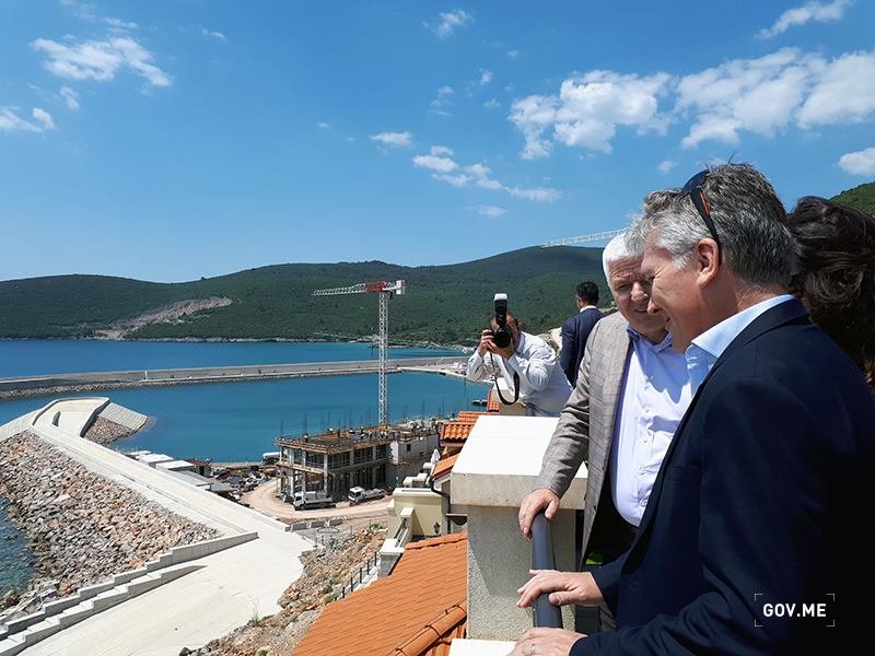 186642054502206653303903484733627629132985n