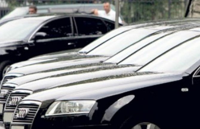 11 službenih auta voze poslanici DPS-a