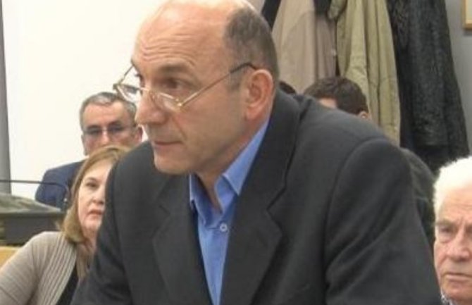 URA: Klizimo ka bankrotu javnih finasija   