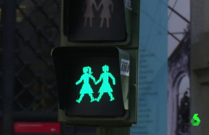 Madrid: Novi semafori s figurama homoseksualaca (VIDEO)