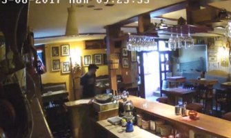 Krađa u lokalu u Bloku V: Konobar izašao, gost iskoristio priliku (VIDEO)
