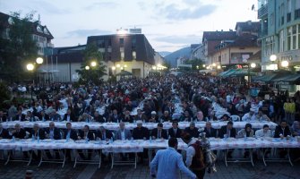 Konvoj Bajrampaša u Crnoj Gori: Iftar za više od 2.000 postača u Rožajama