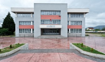 Udario dječaka ispred škole jer mu je maltretirao ćerku