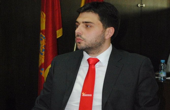 DPS je sve slabiji, a Demokrate iz dana u dan sve jače