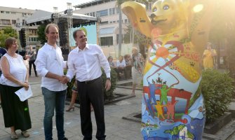 Ambasada Njemačke poklonila Glavnom gradu simbol Berlina