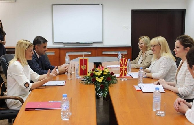 Osnivanje međunarodnog naučnog instituta ojačalo bi ekonomiju