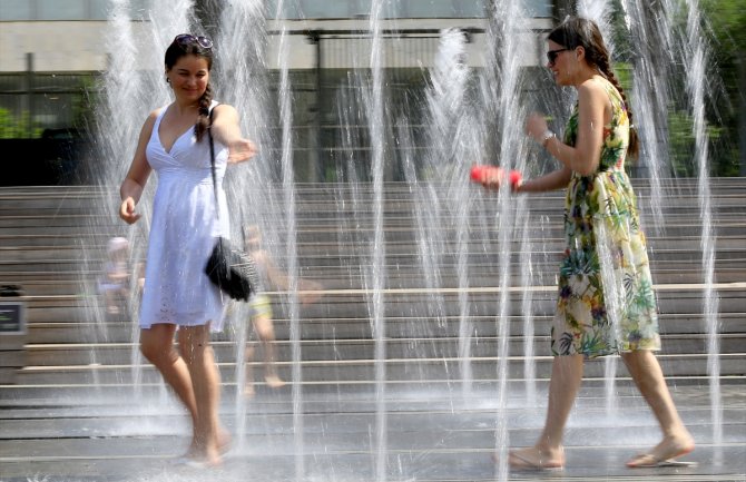 Očekuje nas vrelo ljeto, na sjeveru 4 godišnja doba za dan