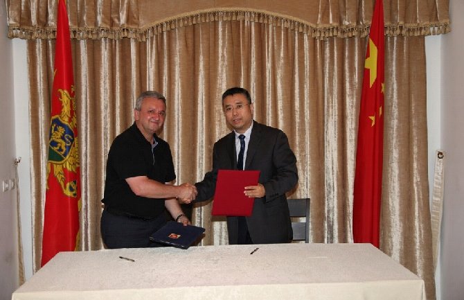 Vrijedna donacija kineske ambasade bjelopoljskoj Gimnaziji