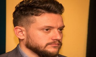 URA: Ukidaju naknade za majke, a sebi dodjeljuju bonuse