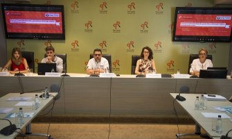 Podsticati osobe sa oštećenim vidom da koriste bijeli štap