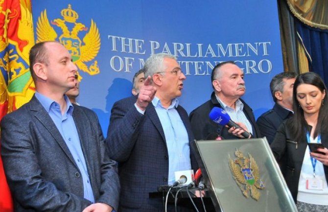 DF: Izdržali smo tri decenije, izdržaćemo i sve što slijedi