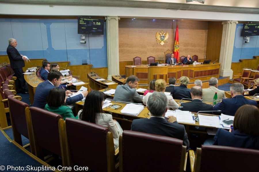 b28cbe6511a4db9839d58c5beb3f657fXL