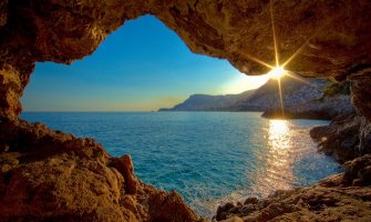 Sunčano, krajem dana naoblačenje i kiša