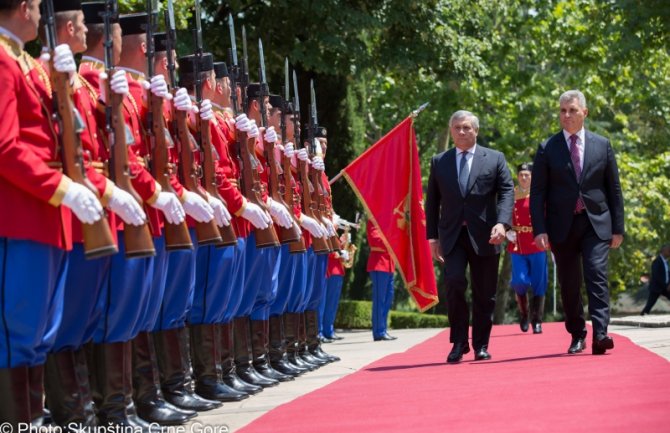 Posebno važna ekonomska saradnja Crne Gore sa EU, opozicija da napravi izbor