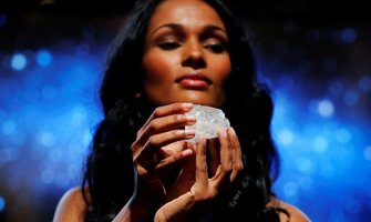 Dijamant star tri miliona godina ide „pod nož“