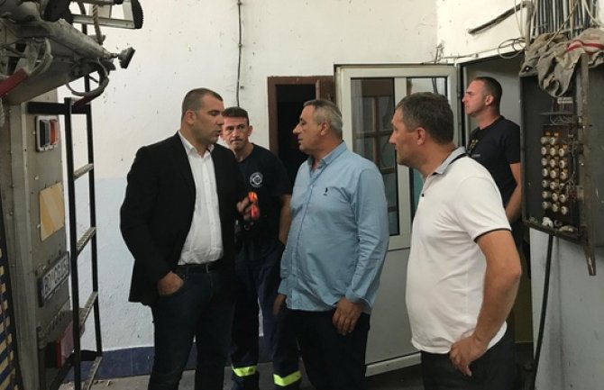 Opština Budva nagradila vatrogasce sa 100 eura na julsku i avgustovsku platu