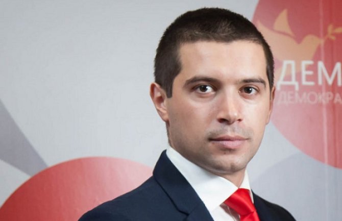 Kolić DPS-u: Izvrnućemo vas iz svake fotelje iz koje ste u crno zavijali Crnu Goru