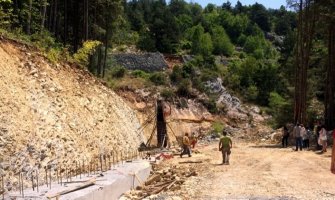 Probijen tunel prema Njegušima