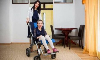 Adea želi da stane na noge, pomozimo joj