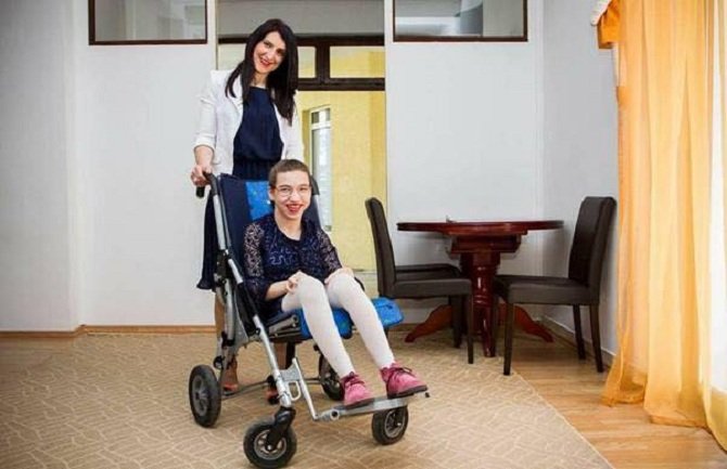 Adea želi da stane na noge, pomozimo joj