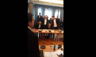 Predloženo ukidanje imuniteta poslanicima DF-a, Vučinić htio fizički da se obračuna sa Škreljom (VIDEO)