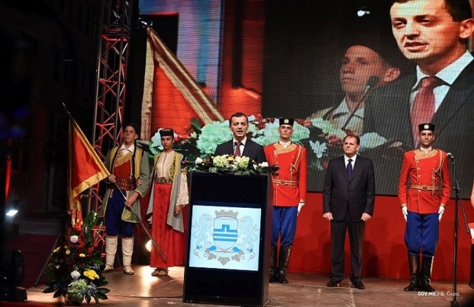 BoskovicotkriospomenikvojvodiMirkuPetrovicu