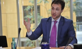 Milačić: Po čijem nalogu prate mene i moju porodicu? (VIDEO)