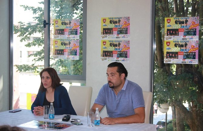 Najbolji zvuci rok muzike stižu na 