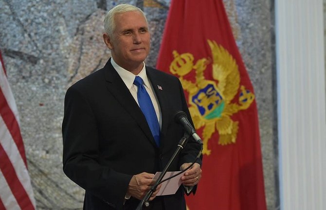 Sastanak Pensa sa opozicionarima trajao 15 minuta