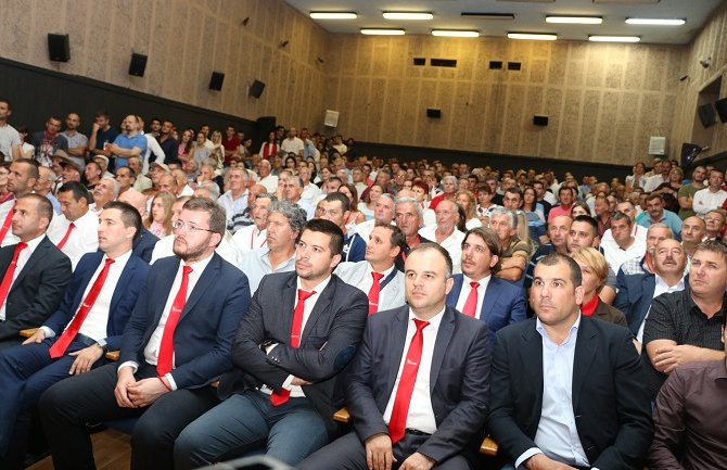 Bečić na Žabljaku: Mi smo epidemija pod kojom se DPS ruši kao kula od karata