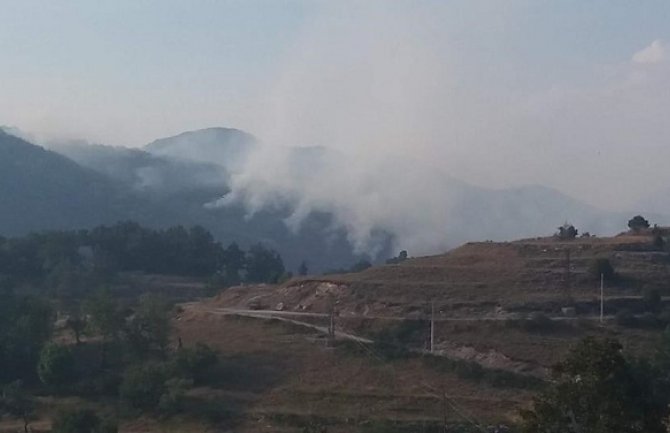 Cetinje: Buknula 4 požara, eksplodirala avionska granata