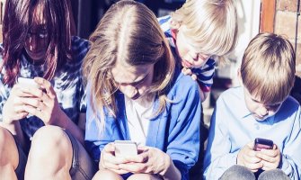 Za epidemiju depresije sa kojom se suočavamo krivi su smartfoni