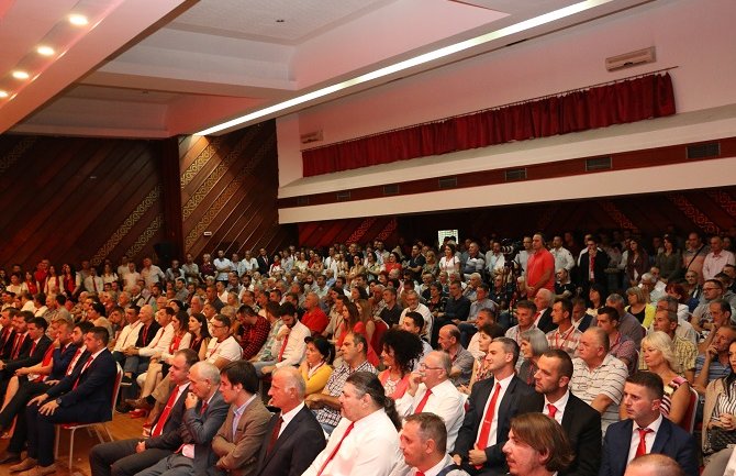 Demokrate formirale Opštinski odbor na Cetinju: Što nas jače šibaju vjetrovi sa svih strana, to smo mi jači 