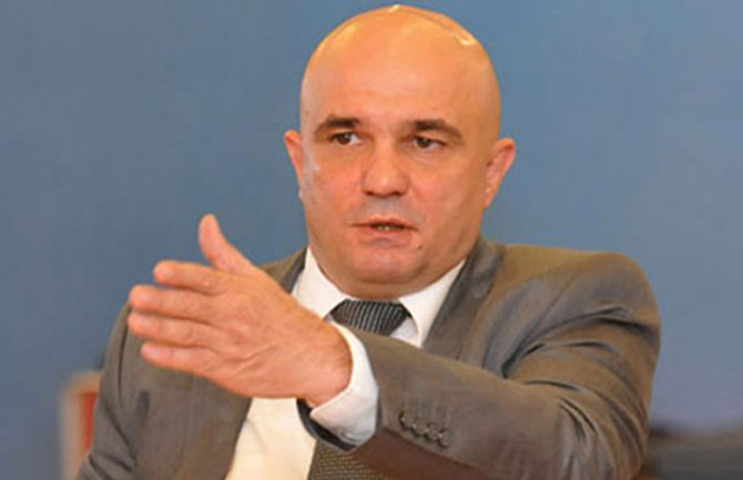 Vučinić: Nacrtom zakona o radu ponovo je došlo do umanjenja radničkih prava