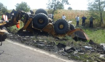 Teška nesreća u Pančevu: Sudarili se džip i bager, tri osobe poginule