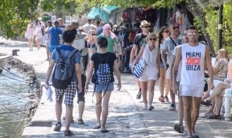 Hoteli na primorju popunjeni, zadovoljni i ugostitelji i turisti(FOTO)