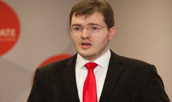 Demokrate DPS-u: Dobili ste pet miliona jer sedam sati pritiskate taster