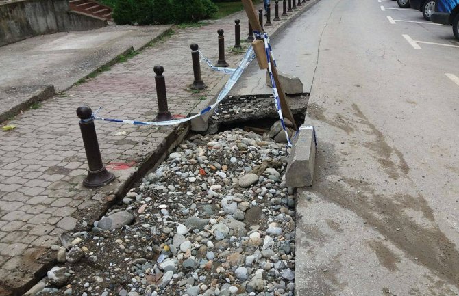 Fejzić: Bjelopoljska vlast skrnavi posmrtne ostatke muslimana