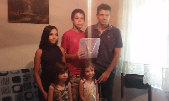 Crnogorac iz Amerike poklonio porodici sa Cetinja 10.000 eura