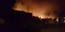 Tivat: Vatrogasci uz pomoć mještana branili kuće od požara (FOTO/VIDEO)