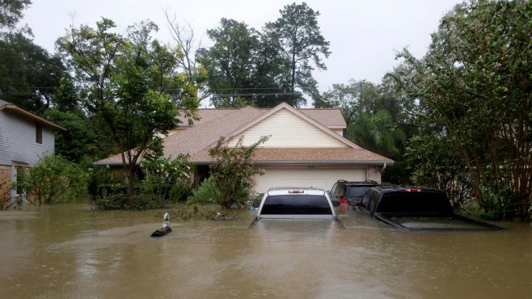 20170829T015122Z564232586RC1C141A9B30RTRMADP3STORMHARVEY