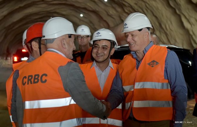 Marković obišao gradilište autoputa: Impresioniran sam