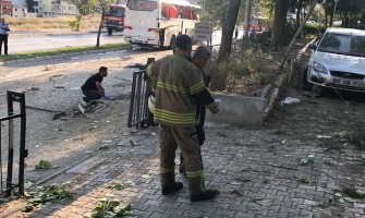 Osam povrijeđenih u eksploziji zatvorskog autobusa