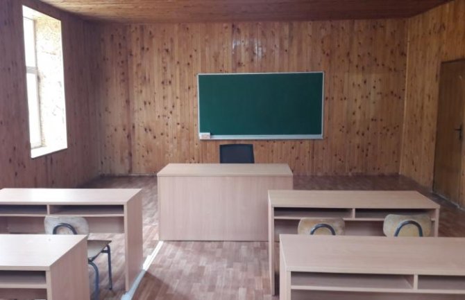 Odrekli se poslaničkih plata i renovirali još jednu seosku školu